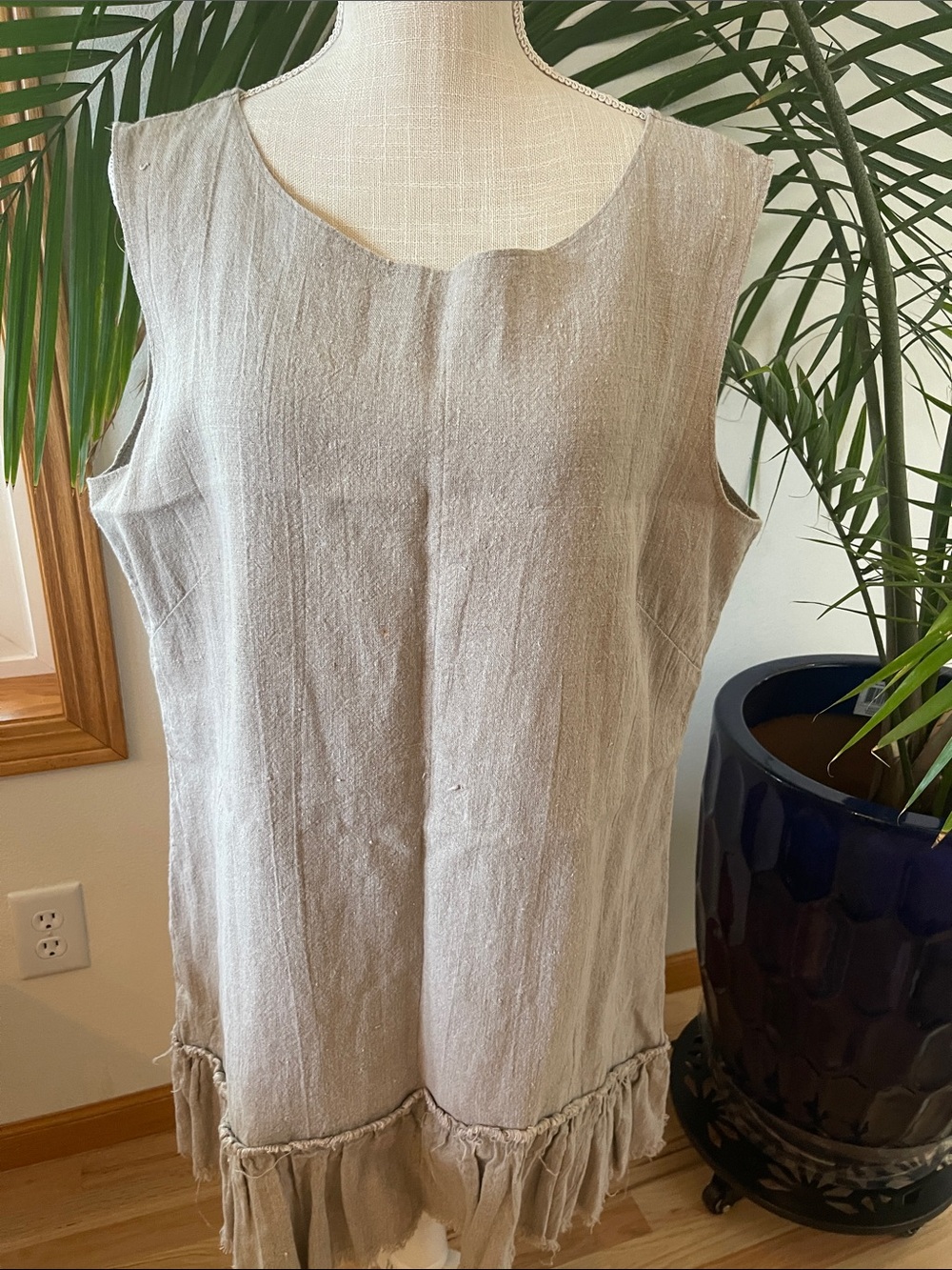 Vintage 316 Oatmeal colored Sleeveless Linen Tunic with Ruffle Hem